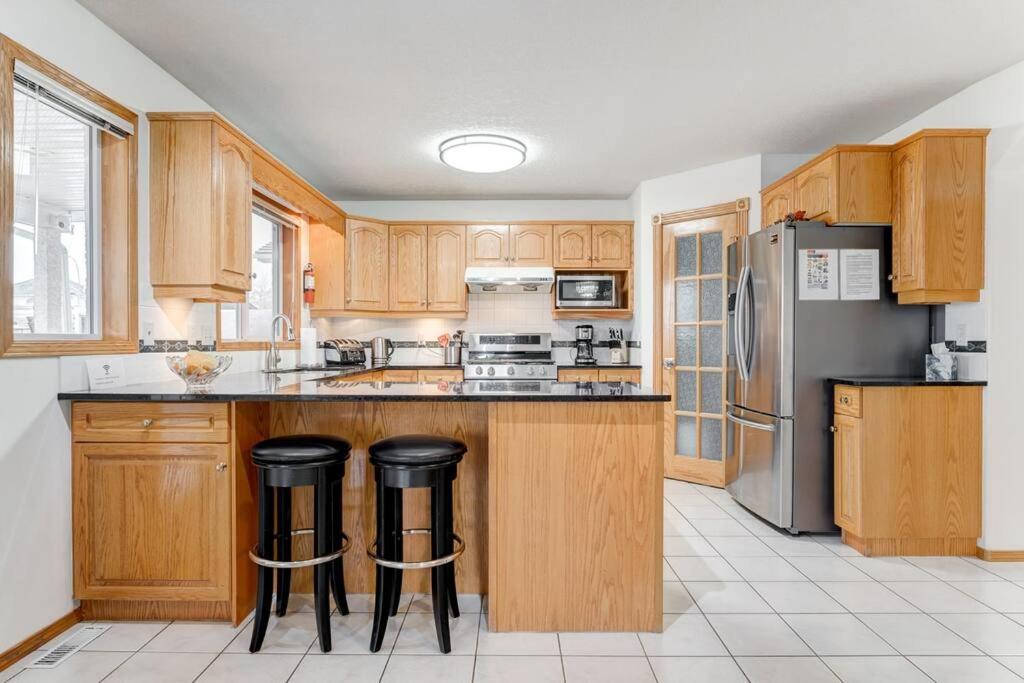 Coral Springs Lakefront Retreat