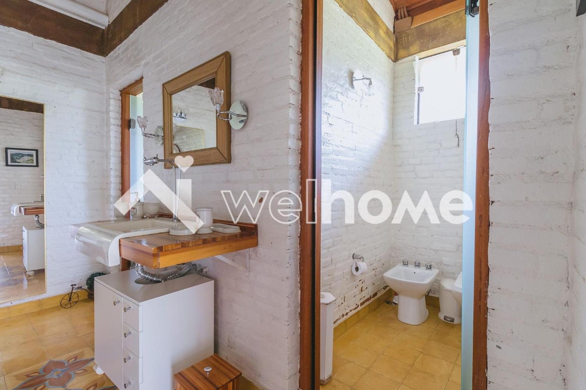 Casa em condomínio com piscina em Amparo