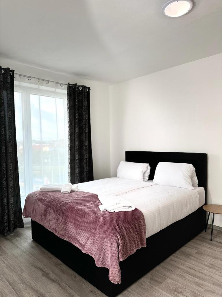 Sky Apartments 503
