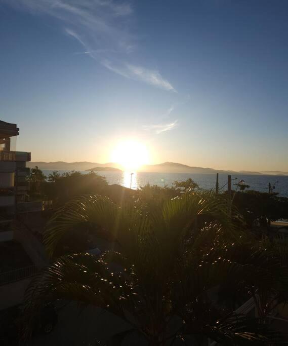 Apartamento pe na areia e com vista linda