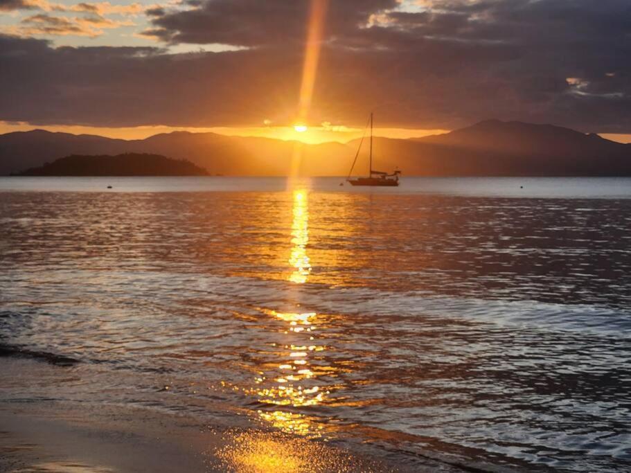 Apartamento pe na areia e com vista linda