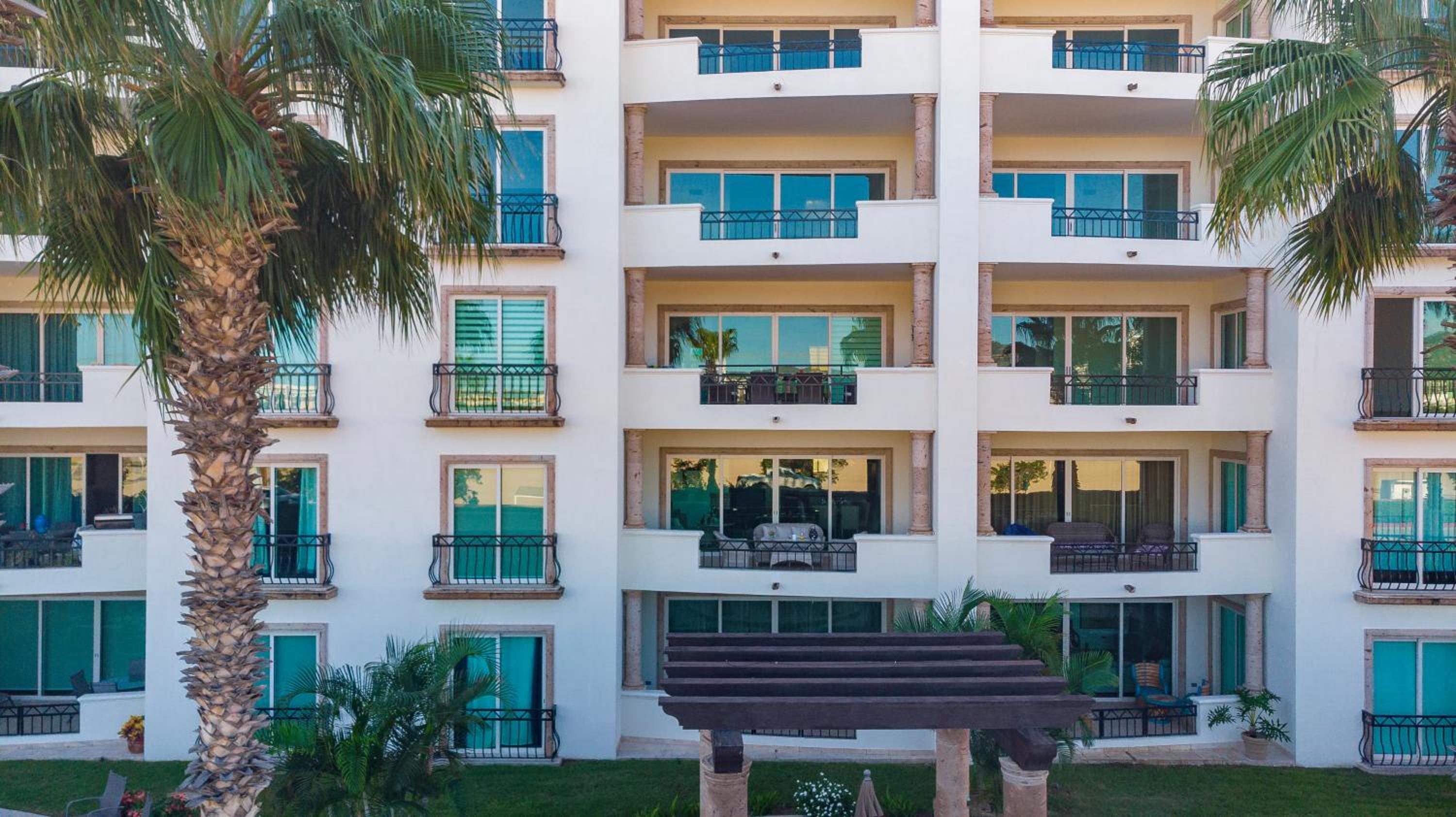 Condo Paraiso - Luxurious new condo 300mt from the beach view 2