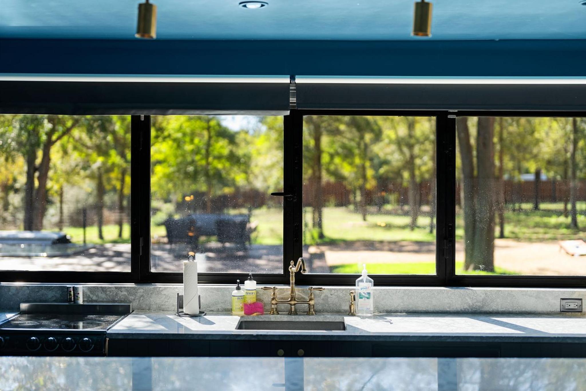 Hot Tub + Fire Pit + Pool + Game Room ~ Guesthouse