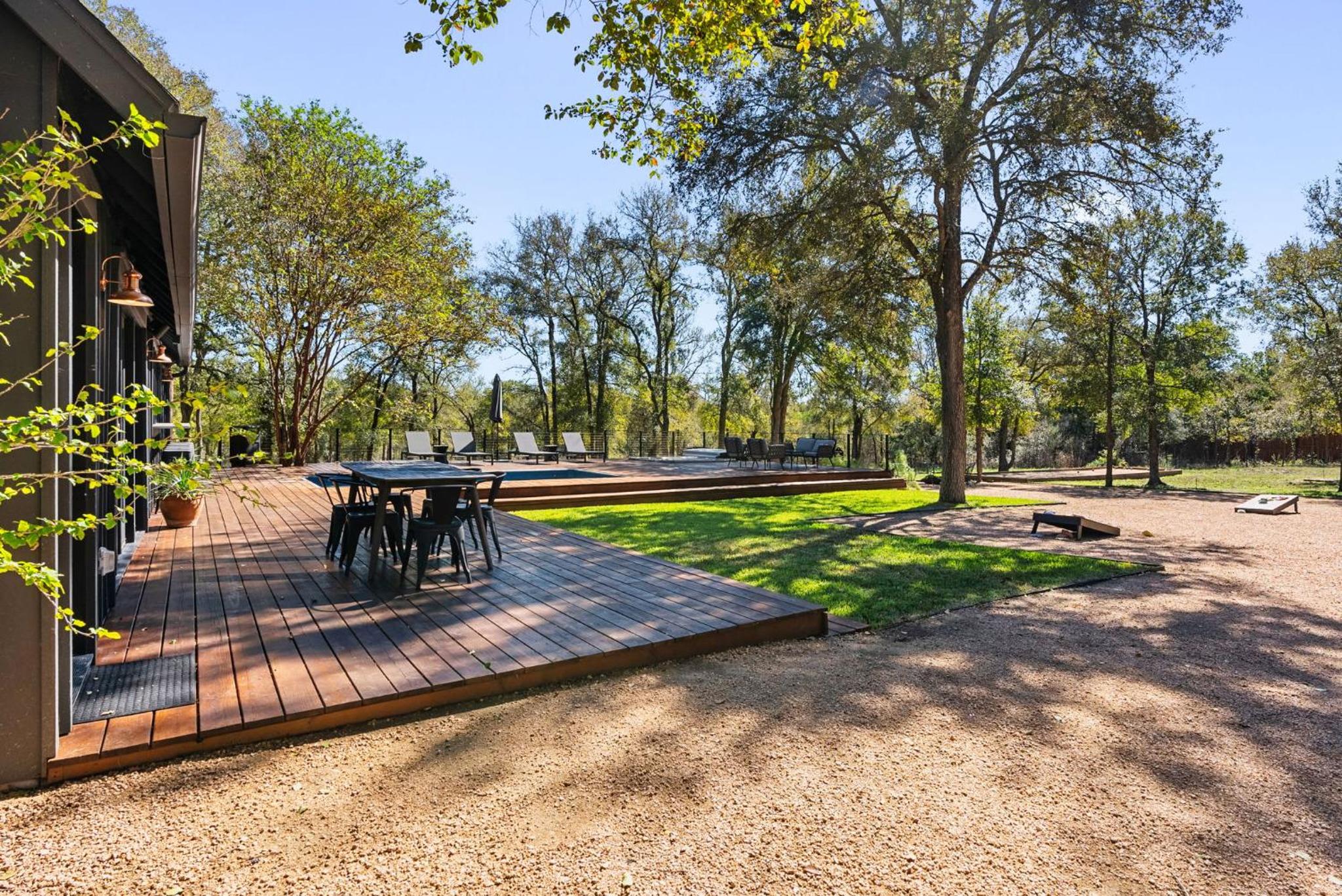 Hot Tub + Fire Pit + Pool + Game Room ~ Guesthouse