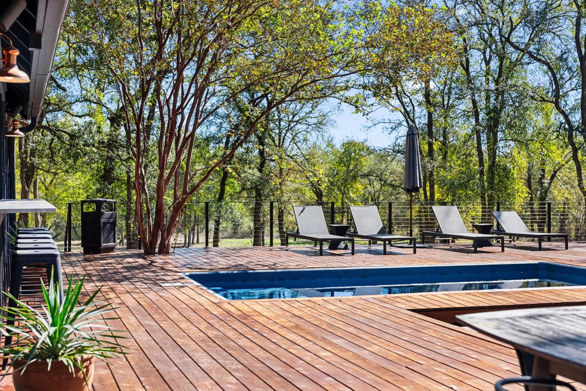 Hot Tub + Fire Pit + Pool + Game Room ~ Guesthouse