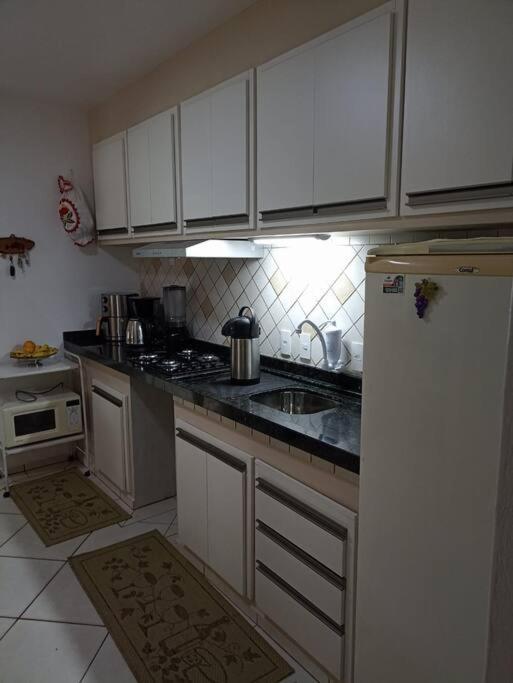 Casa Verde - 5 quartos a 600m Praia e próximo Beto Carrero