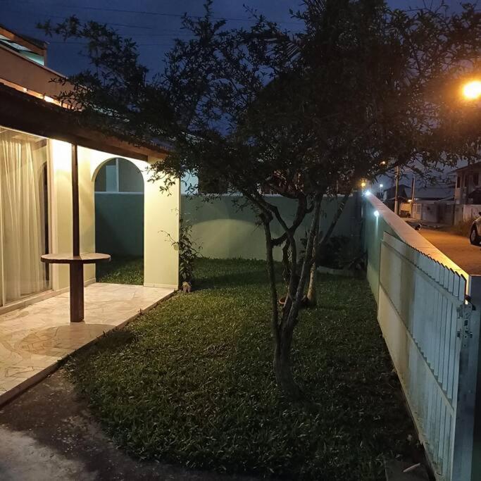 Casa Verde - 5 quartos a 600m Praia e próximo Beto Carrero