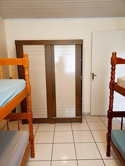 Casa Verde - 5 quartos a 600m Praia e próximo Beto Carrero