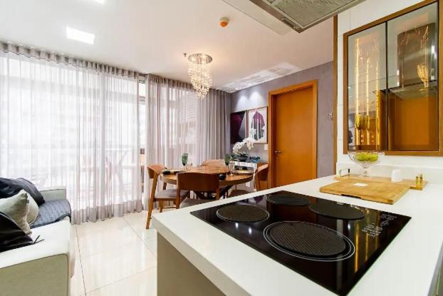 Luxuoso apartamento de 2 suítes dentro do Shopping DF Plaza Águas Claras Brasilia