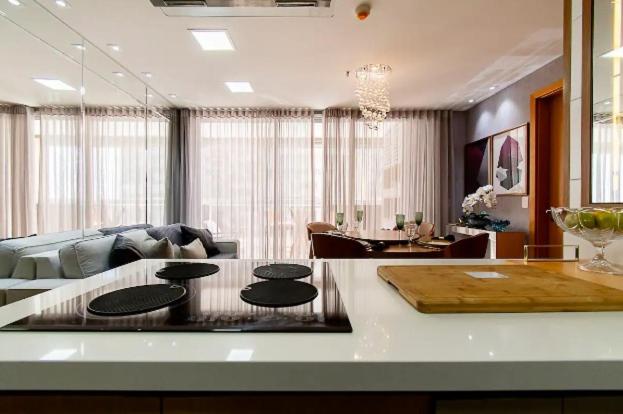 Luxuoso apartamento de 2 suítes dentro do Shopping DF Plaza Águas Claras Brasilia