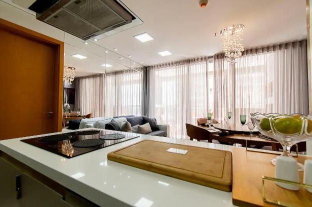 Luxuoso apartamento de 2 suítes dentro do Shopping DF Plaza Águas Claras Brasilia