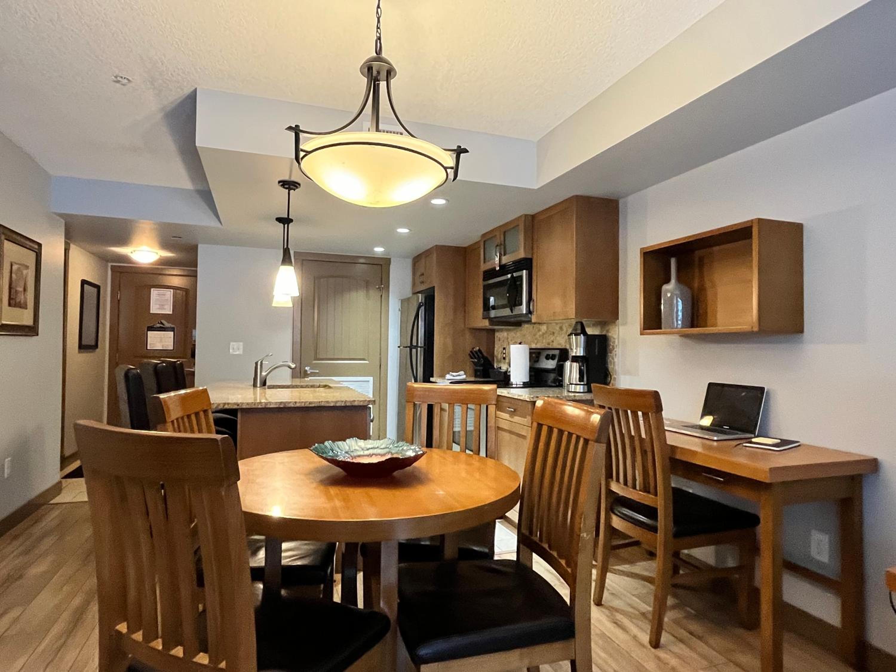 Perfect family 2-bed Condo with hot tub
