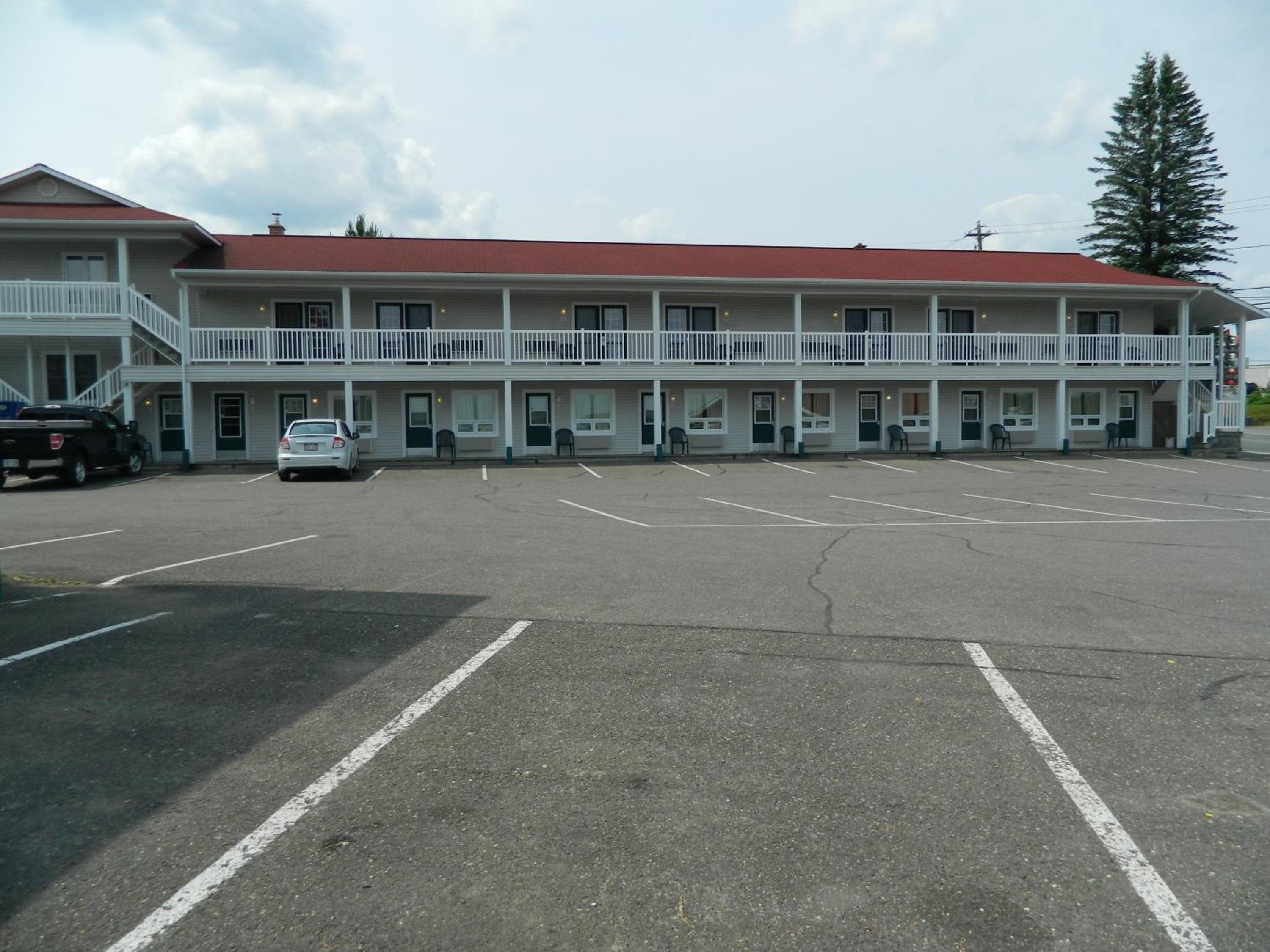 Hilltop Motel & Restaurant