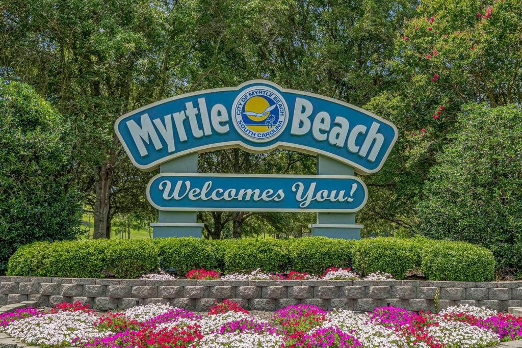 2BR 2BA Waterfront Villa 10min to Beach and Market Common view 3