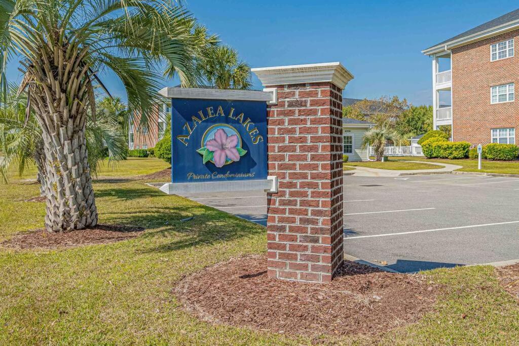2BR 2BA Waterfront Villa 10min to Beach and Market Common view 4