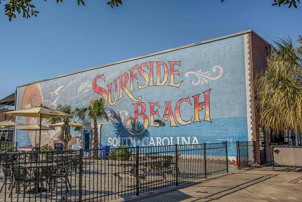 2BR 2BA Waterfront Villa 10min to Beach and Market Common view 5