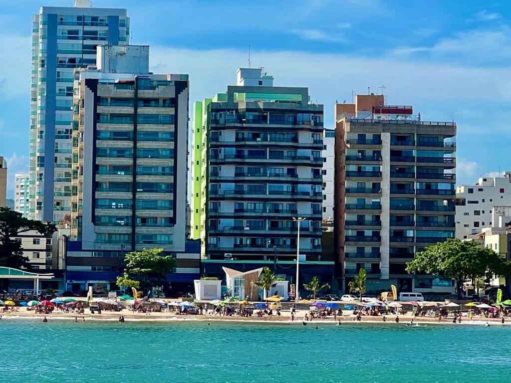 Excelente 3 quartos com suite, Wi-Fi, na Beira Mar em localização privilegiada