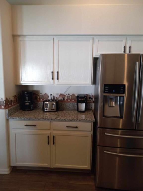 Groves Four Bedroom Pool Home And Spa
