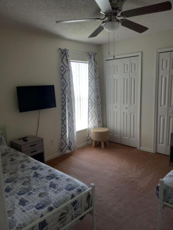 Groves Four Bedroom Pool Home And Spa
