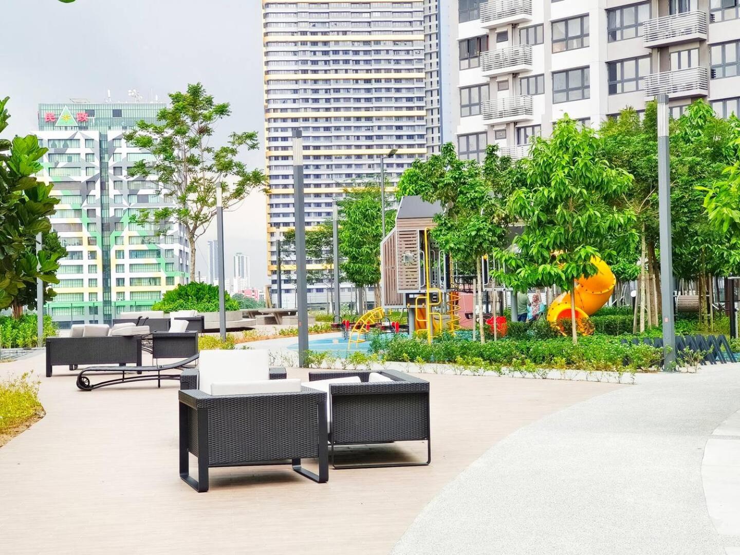 5 mins to IKEA Mytown M Vertica Hanan Residence
