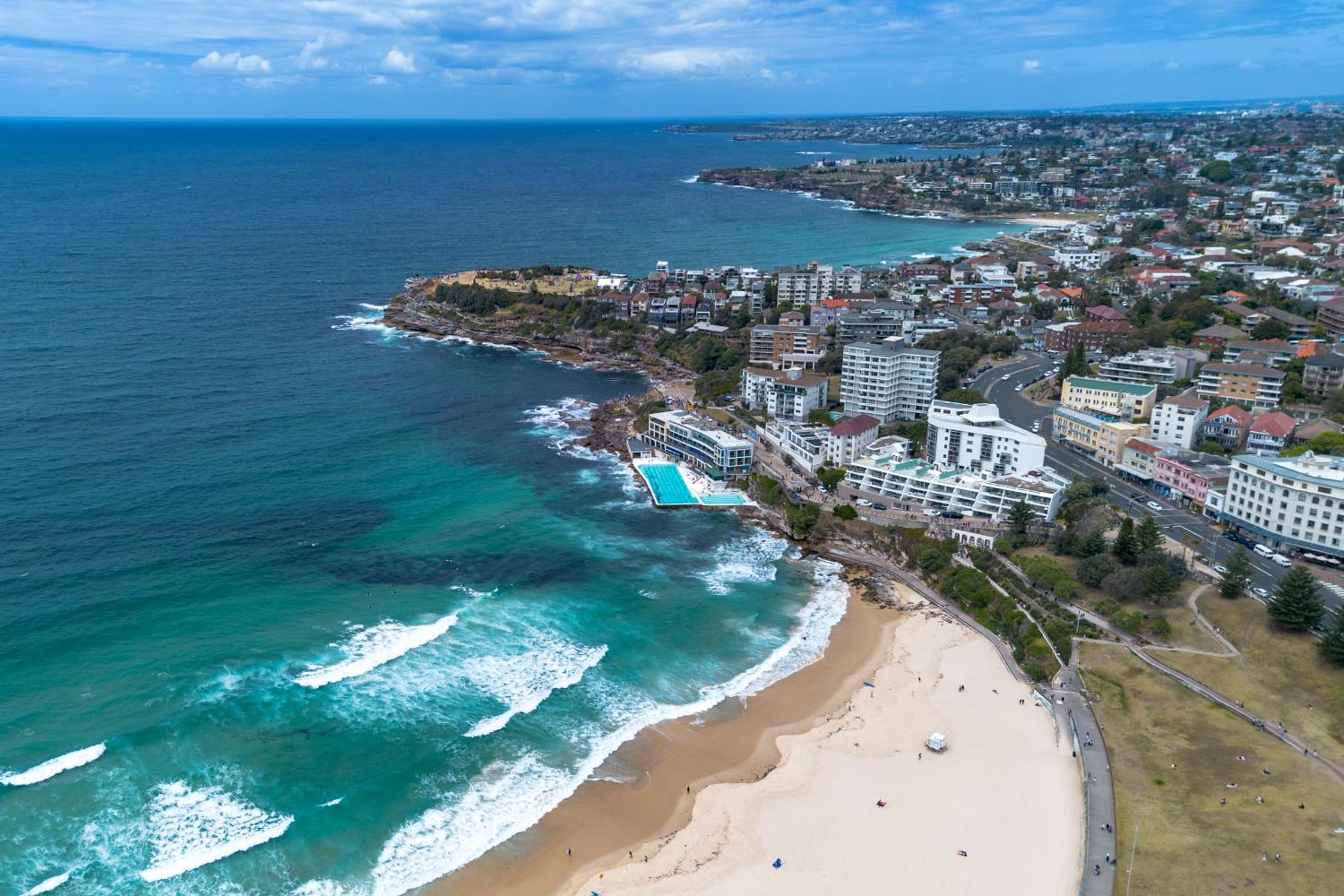 Relaxed 1BR Apartment with Courtyard in Bondi