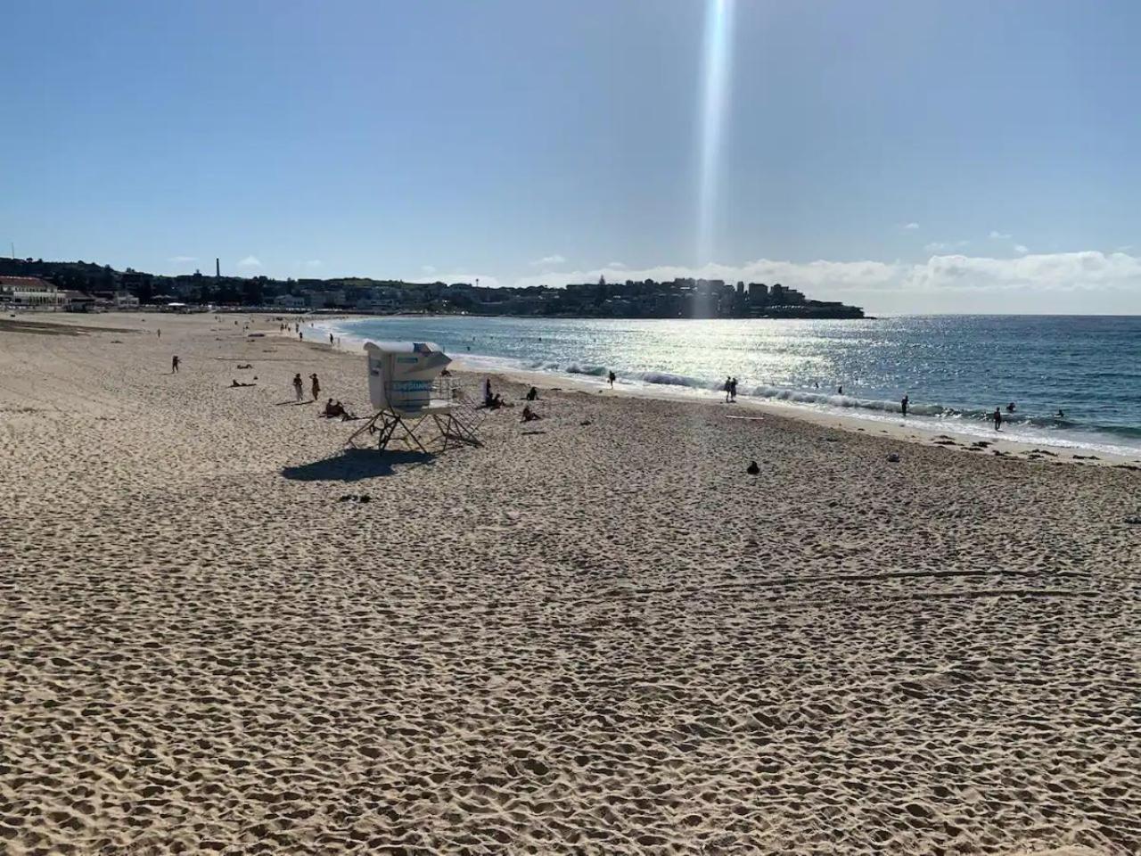 Luxe 2BR with Smart TV Steps from Bondi Beach
