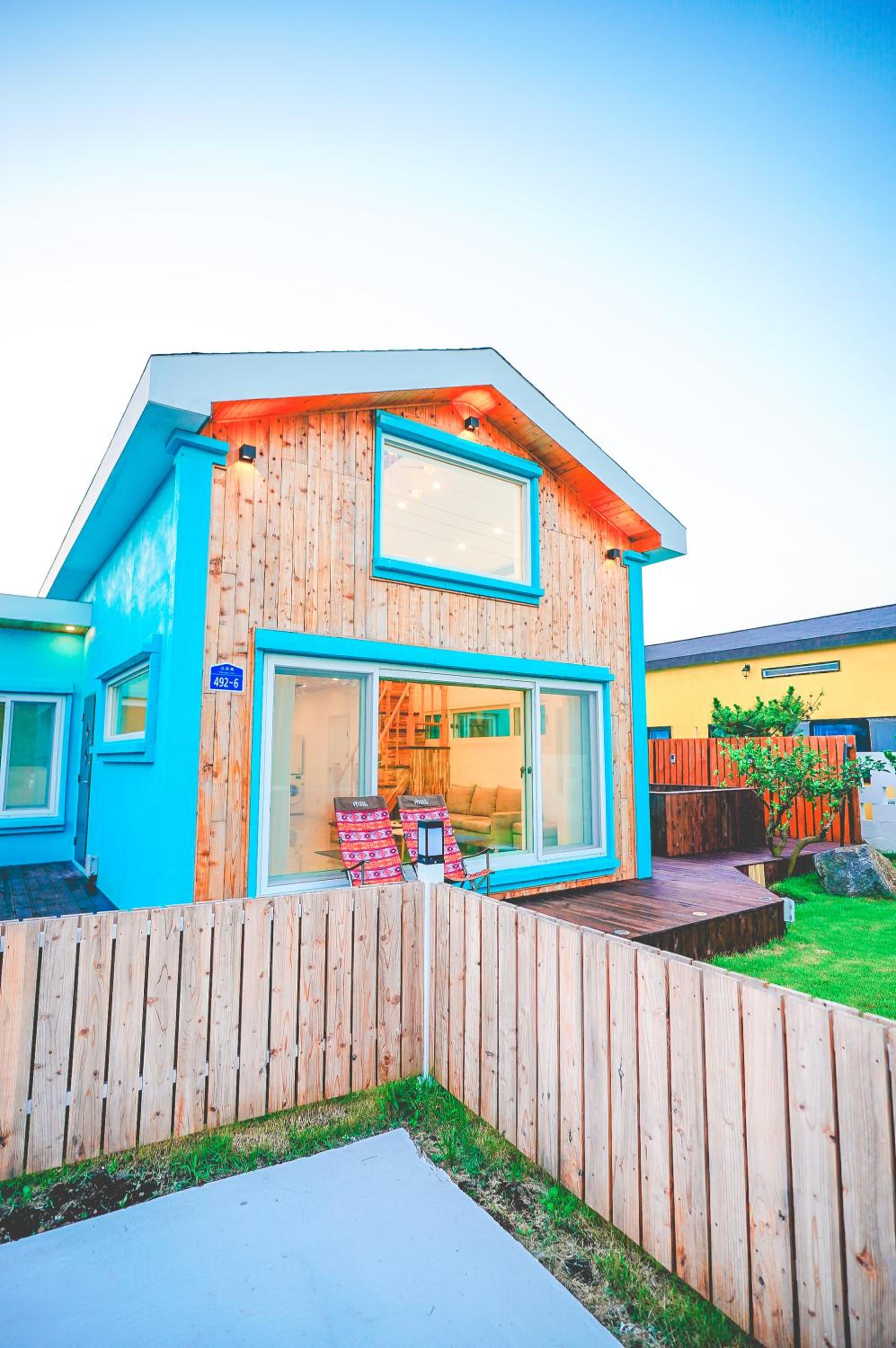 Jeju Love Stay Mint
