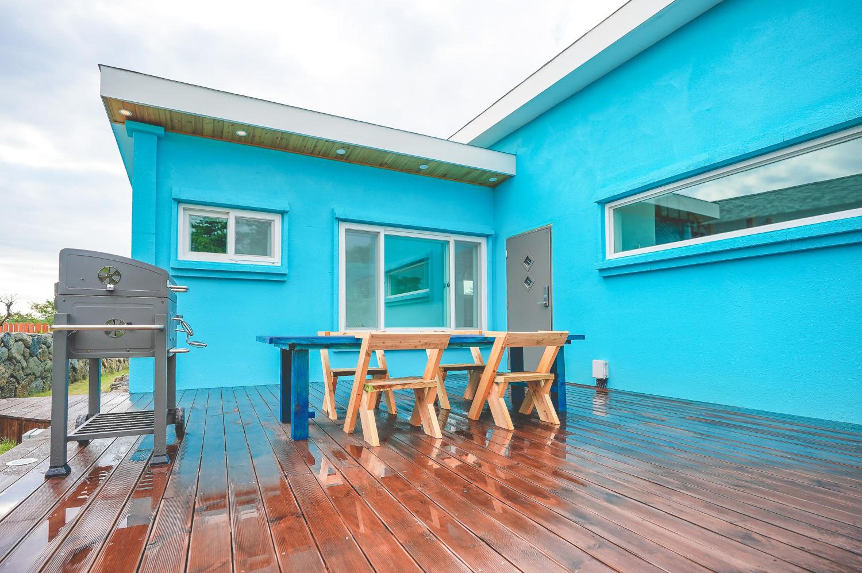 Jeju Love Stay Mint