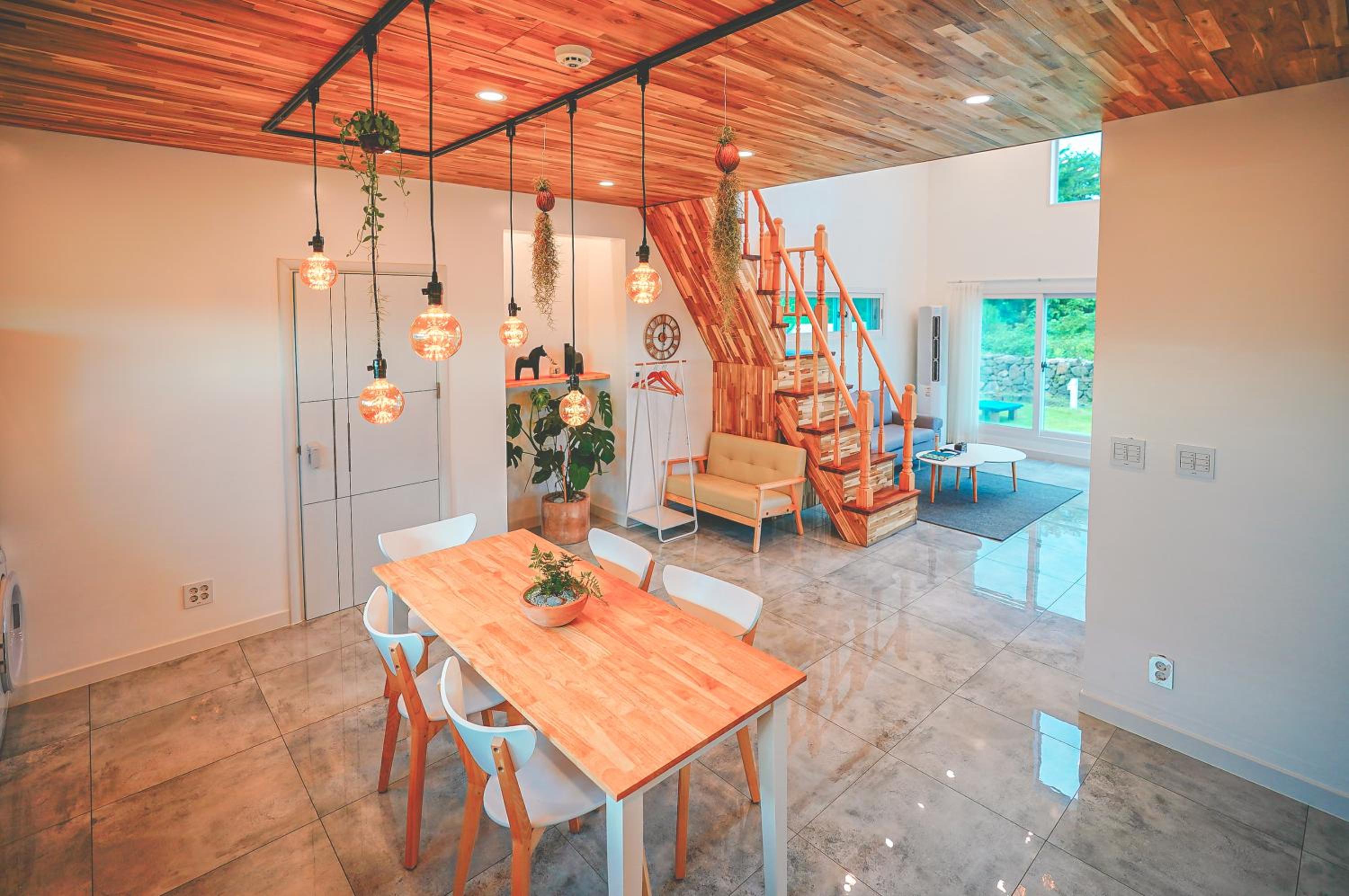 Jeju Love Stay Mint