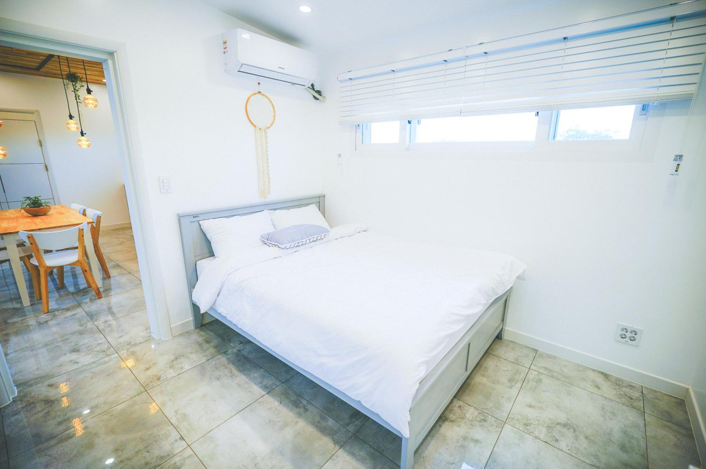 Jeju Love Stay Mint