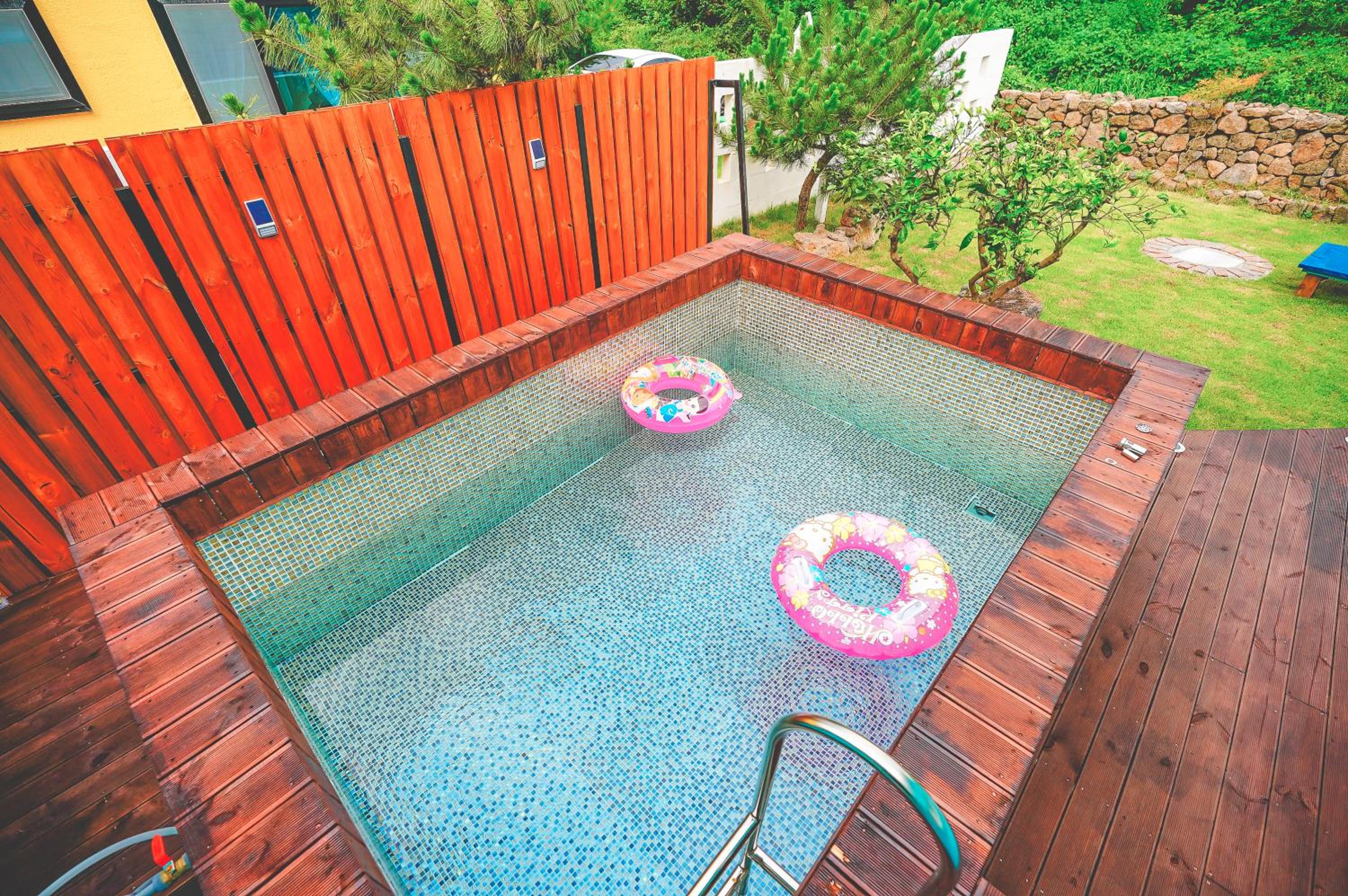 Jeju Love Stay Mint
