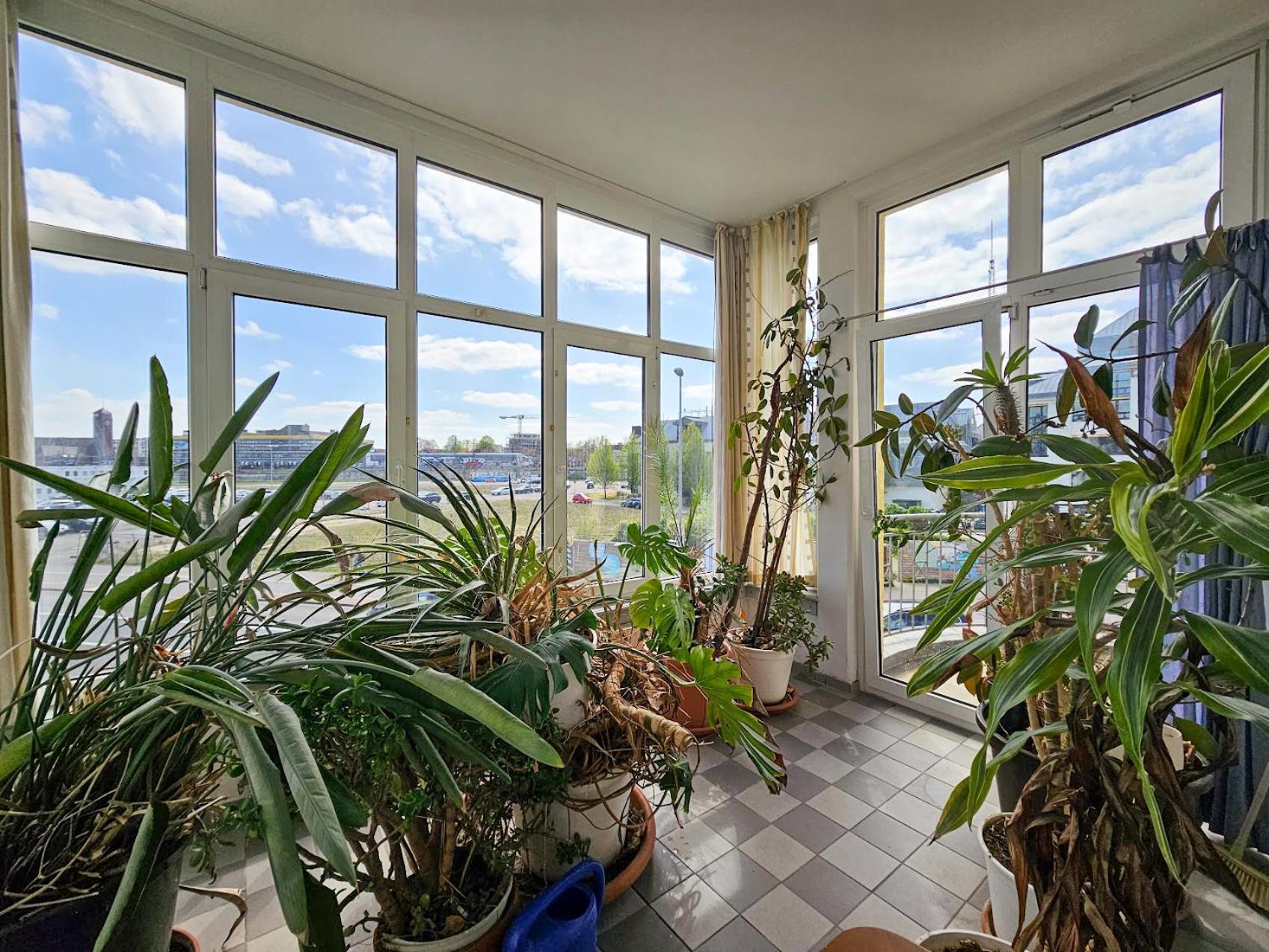 135qm 4 Zimmer Ferienwohnung in Stadtnähe, Wintergarten Parkplatz