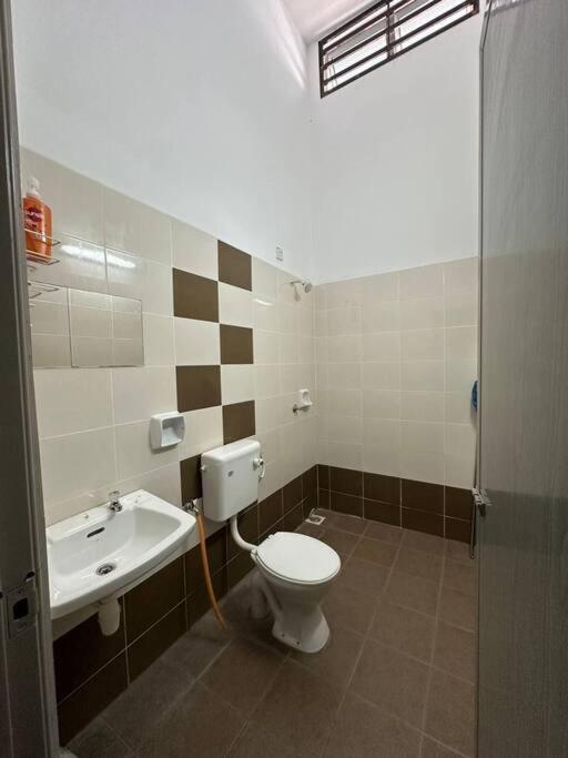 Pa & Ma Kulim Homestay Bandar Putra 4 Bedroom Family Stay photo 6