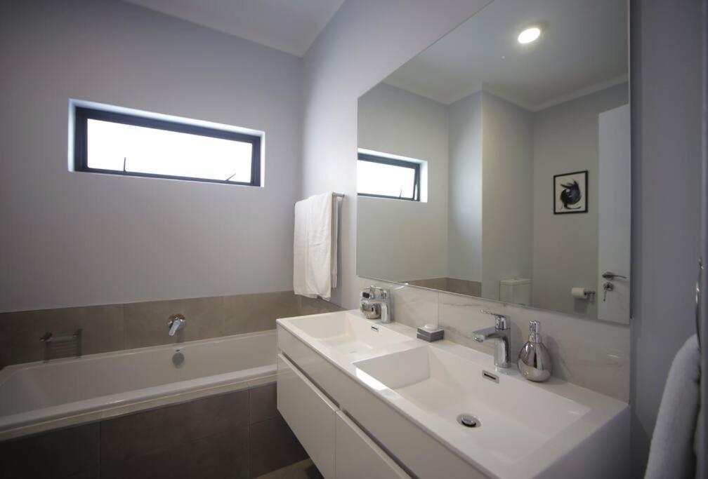 Luxury 2BR/2BA in The Monroe, SA