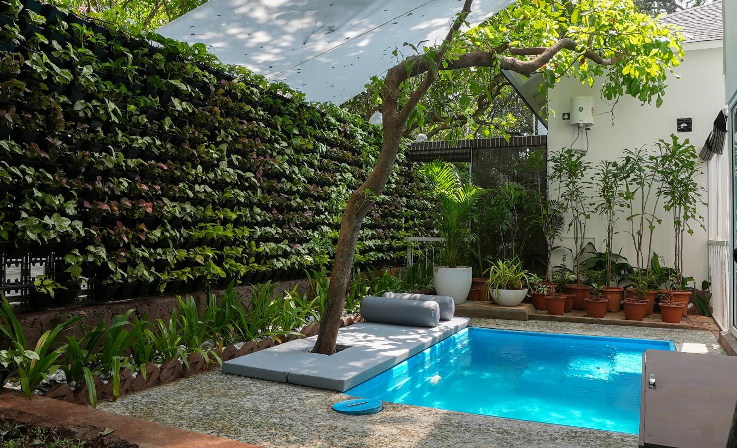 Swimup - Suites with private pool , Vagator view 4