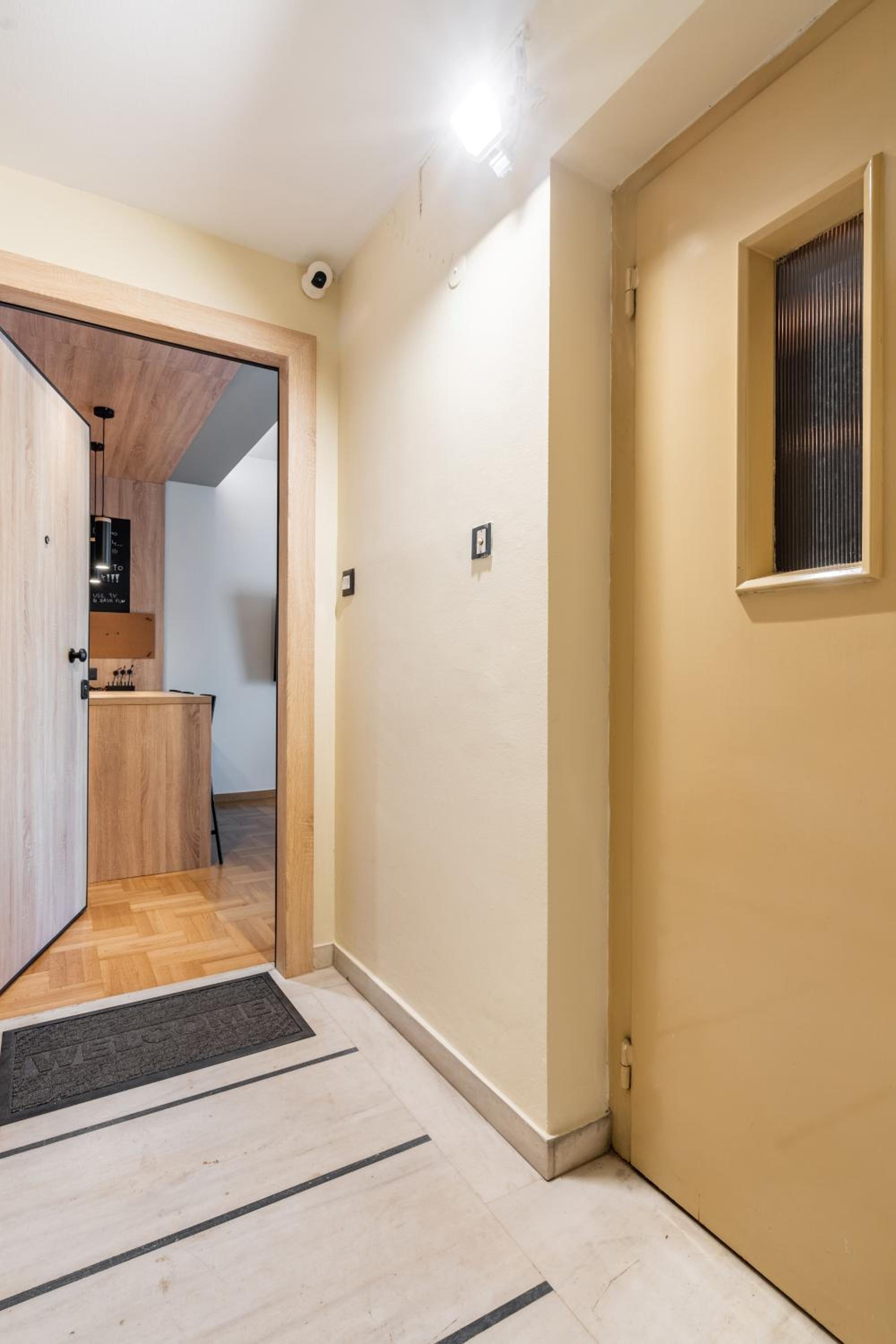 Athena Blue Lux Apartments 2BR 2BA with City Skyline View, near Kolonaki