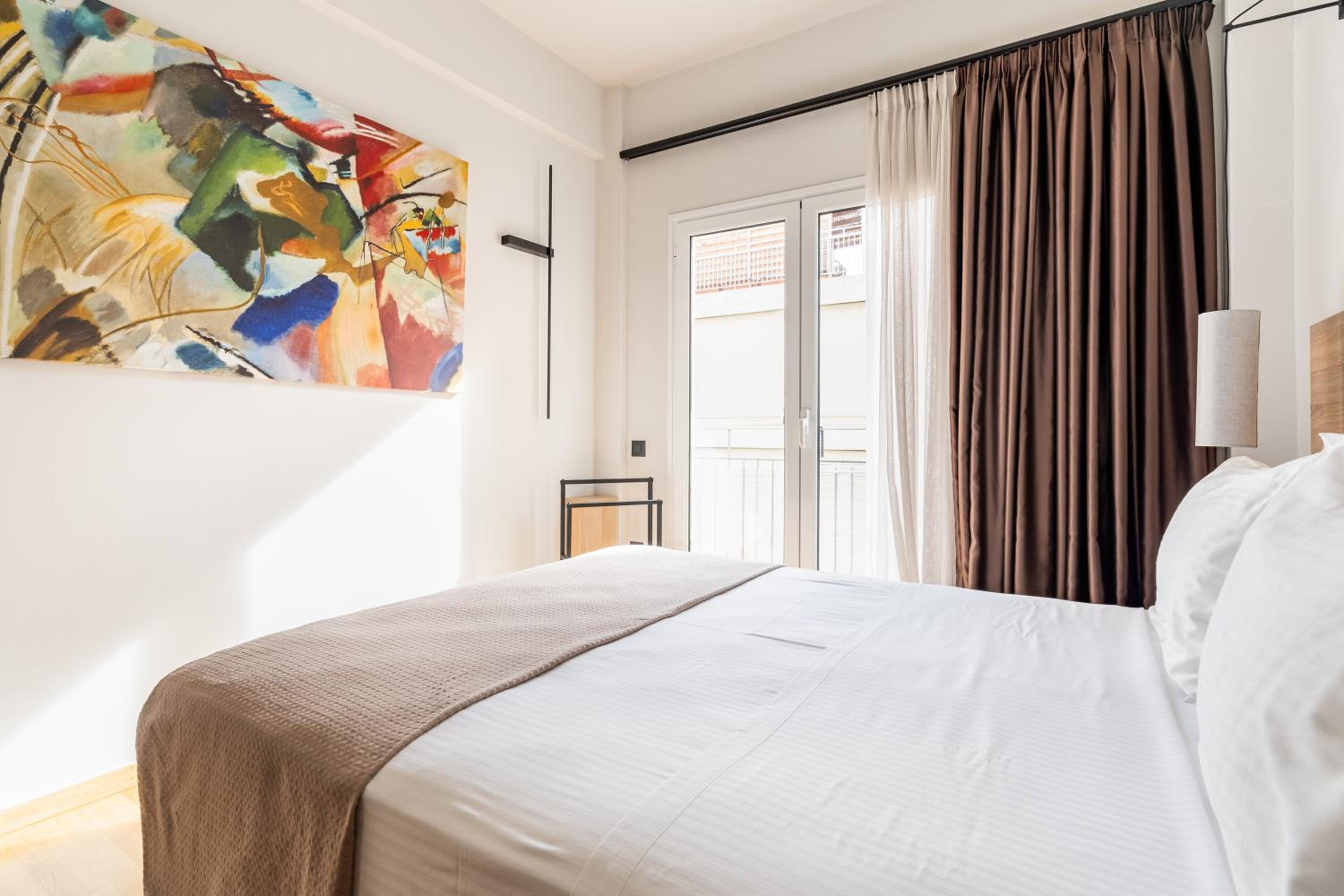 Athena Blue Lux Apartments 2BR 2BA with City Skyline View, near Kolonaki