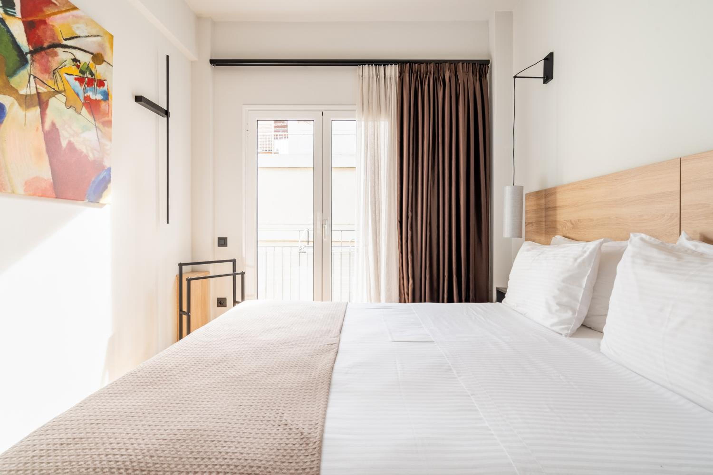 Athena Blue Lux Apartments 2BR 2BA with City Skyline View, near Kolonaki