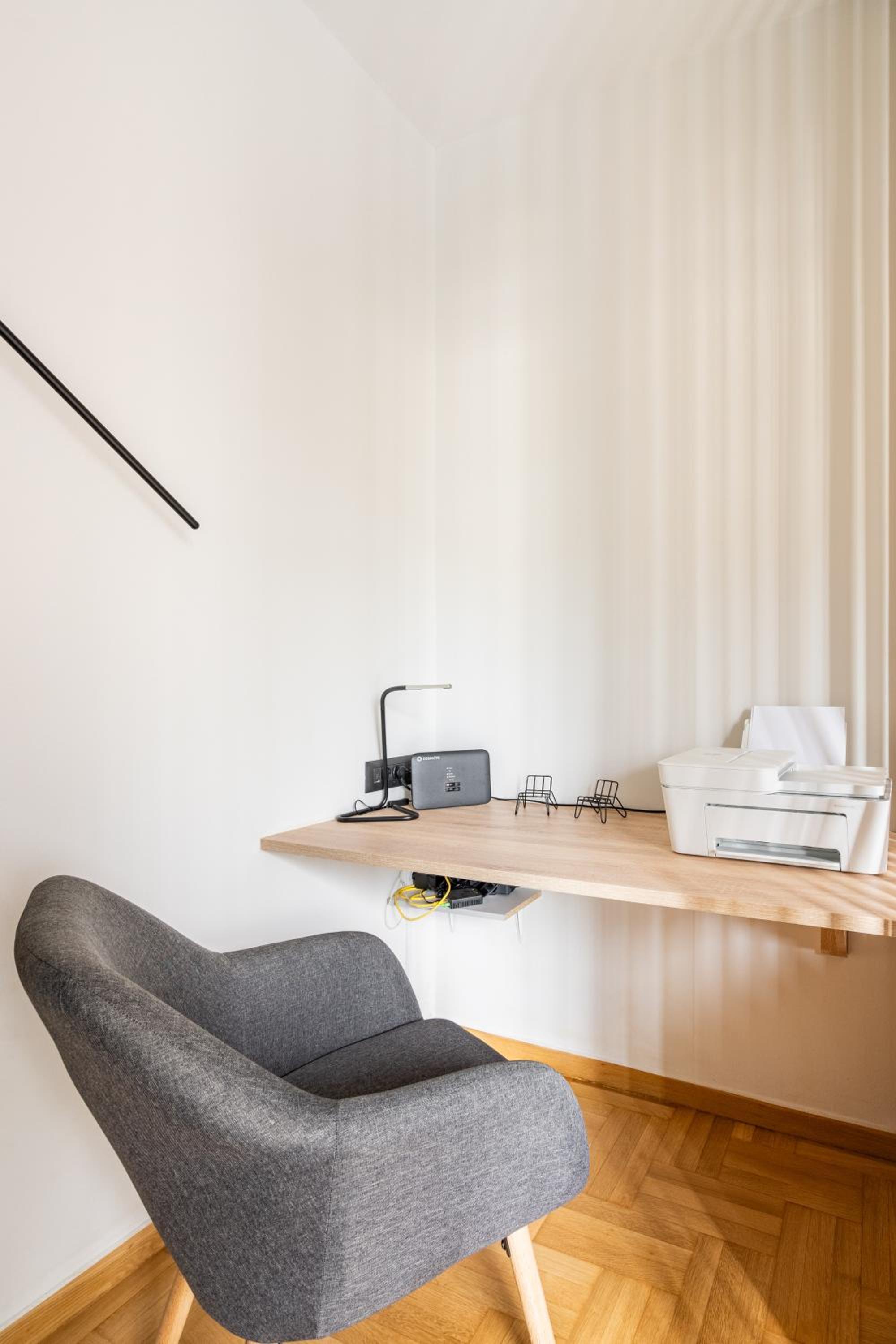 Athena Blue Lux Apartments 2BR 2BA with City Skyline View, near Kolonaki