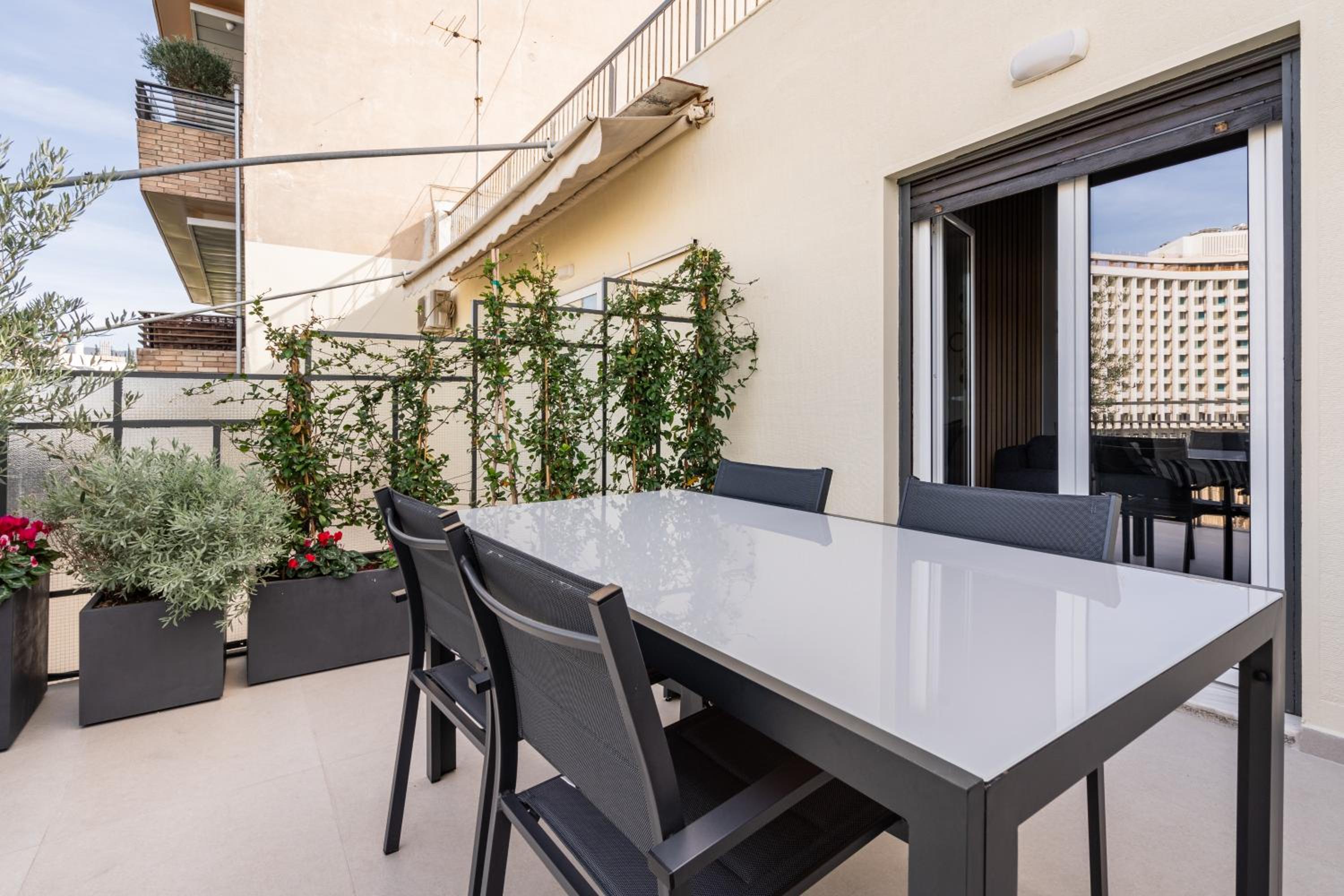 Athena Blue Lux Apartments 2BR 2BA with City Skyline View, near Kolonaki