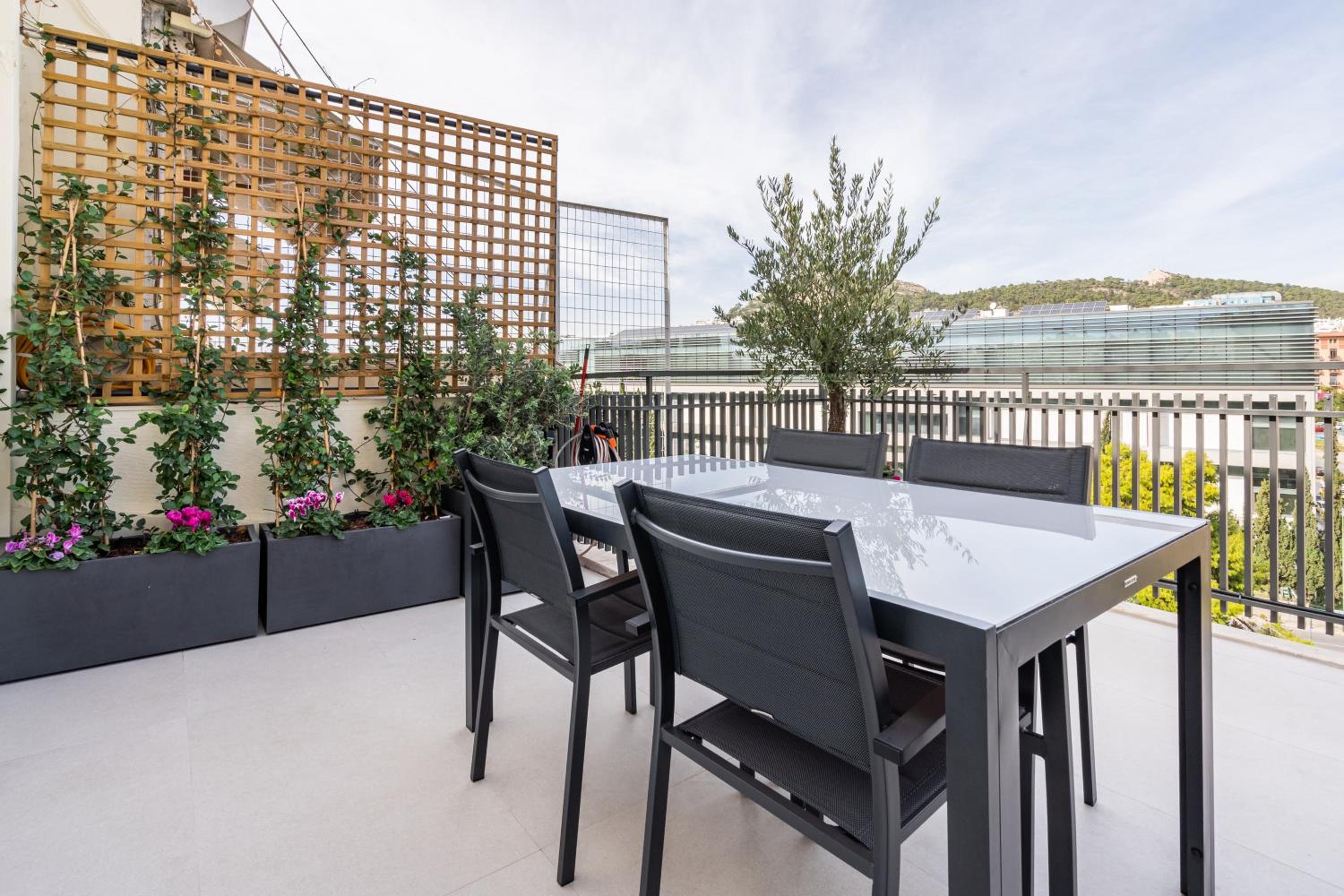 Athena Blue Lux Apartments 2BR 2BA with City Skyline View, near Kolonaki