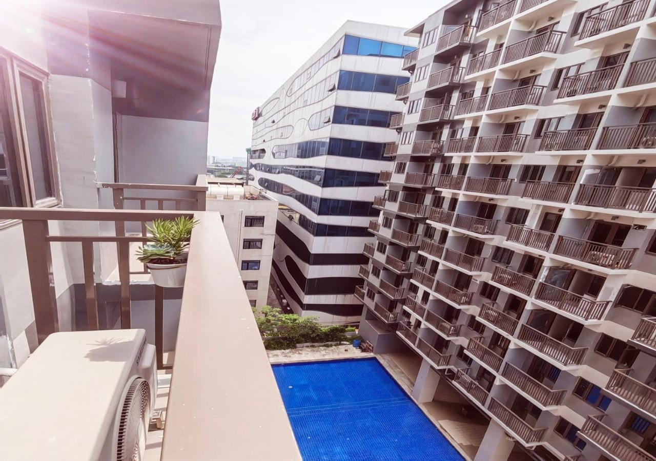 S Residences1 bedroom with balcony near MOA view 5