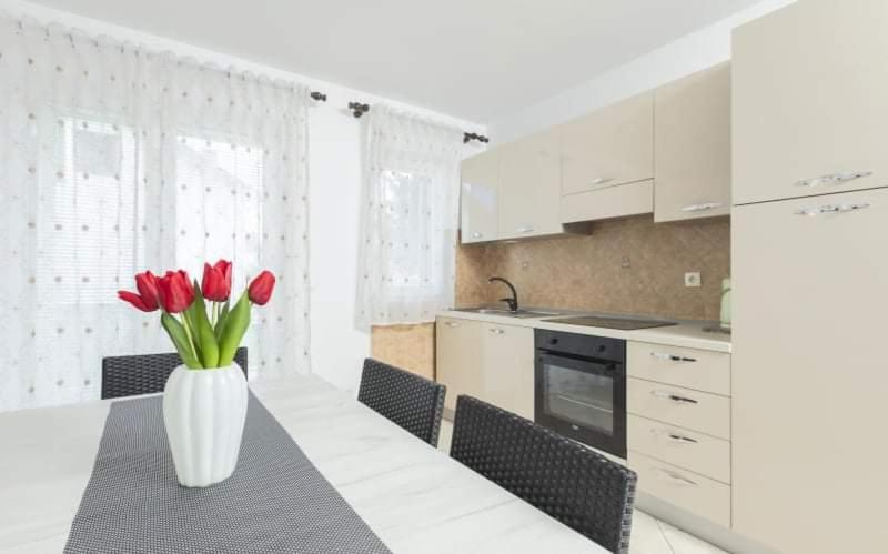 Apartments Ljubica Tivat view 3