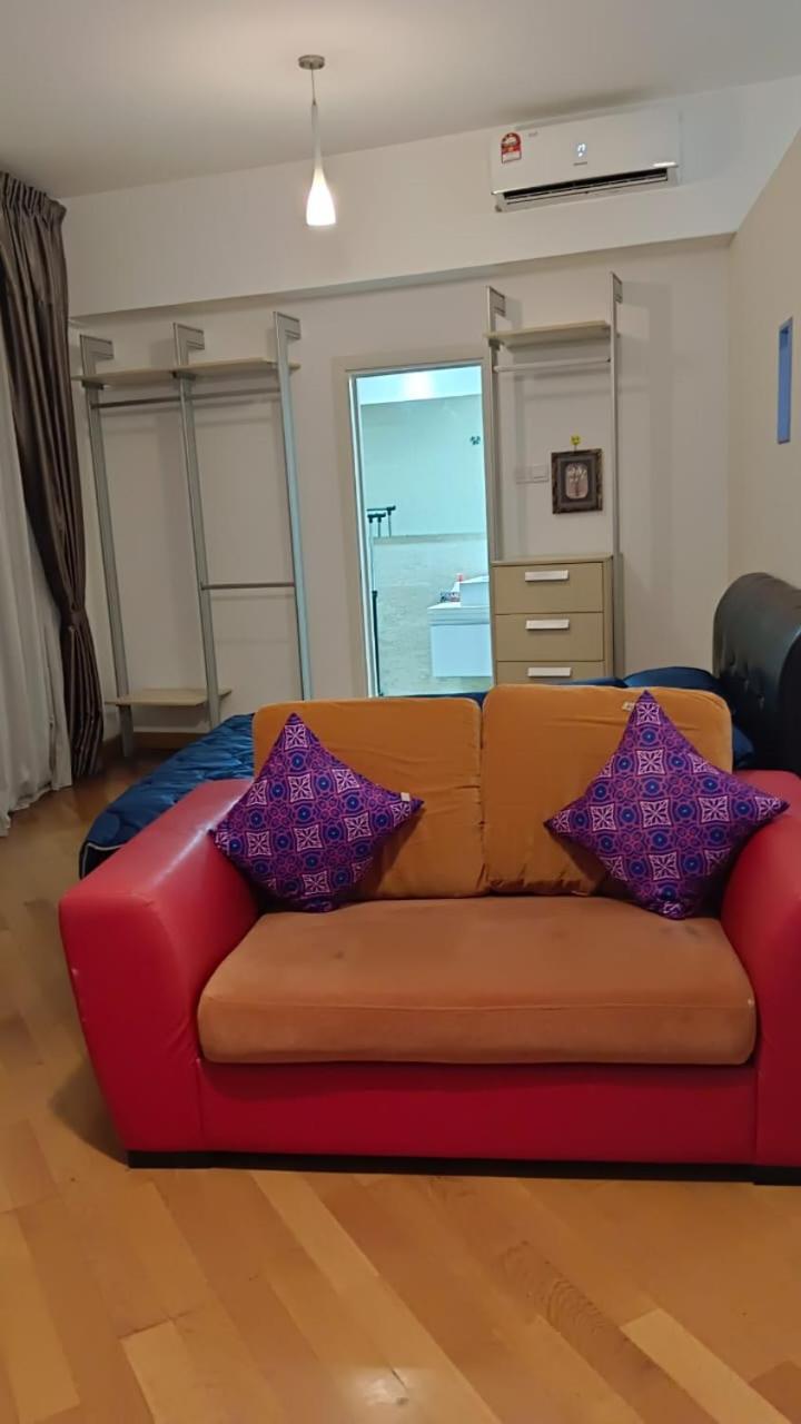 Regalia Suite Studio