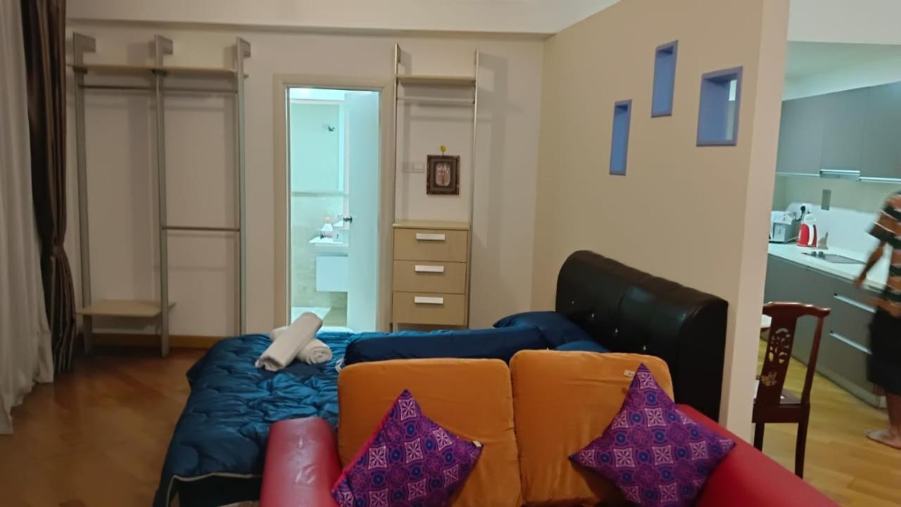 Regalia Suite Studio