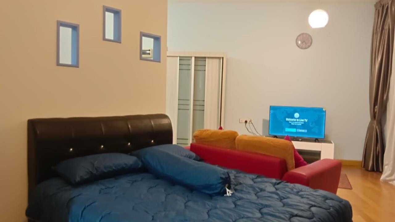 Regalia Suite Studio