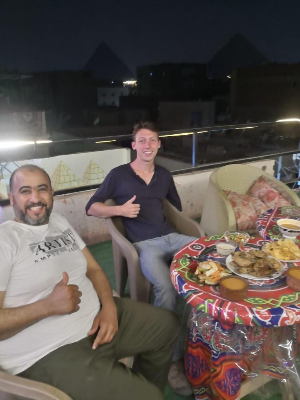 Jana Pyramids view inn