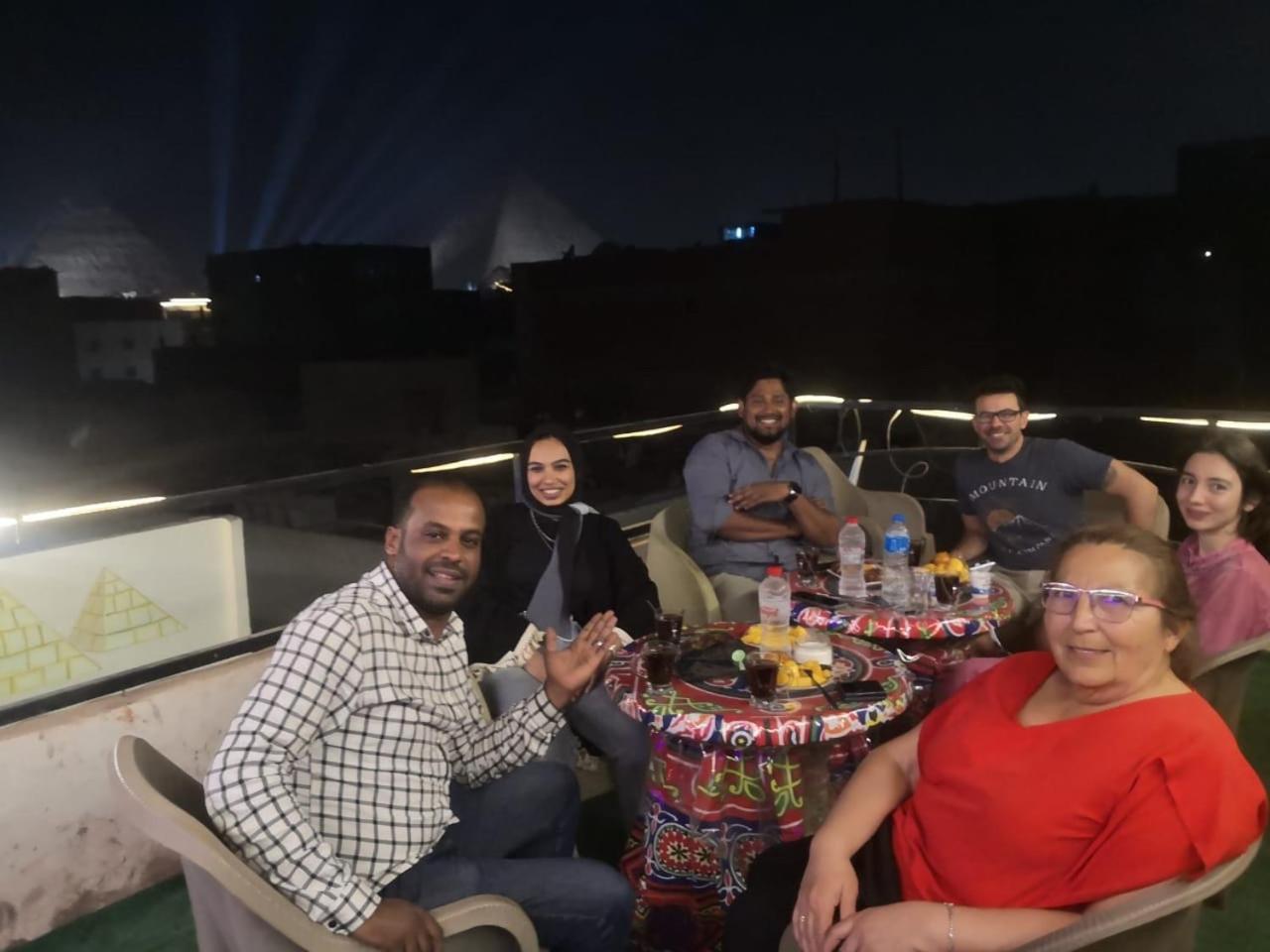 Jana Pyramids view inn