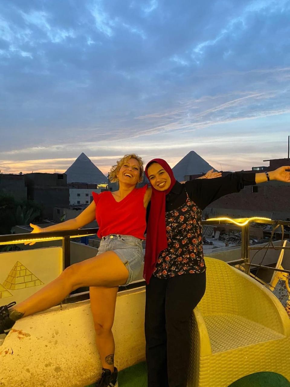 Jana Pyramids view inn