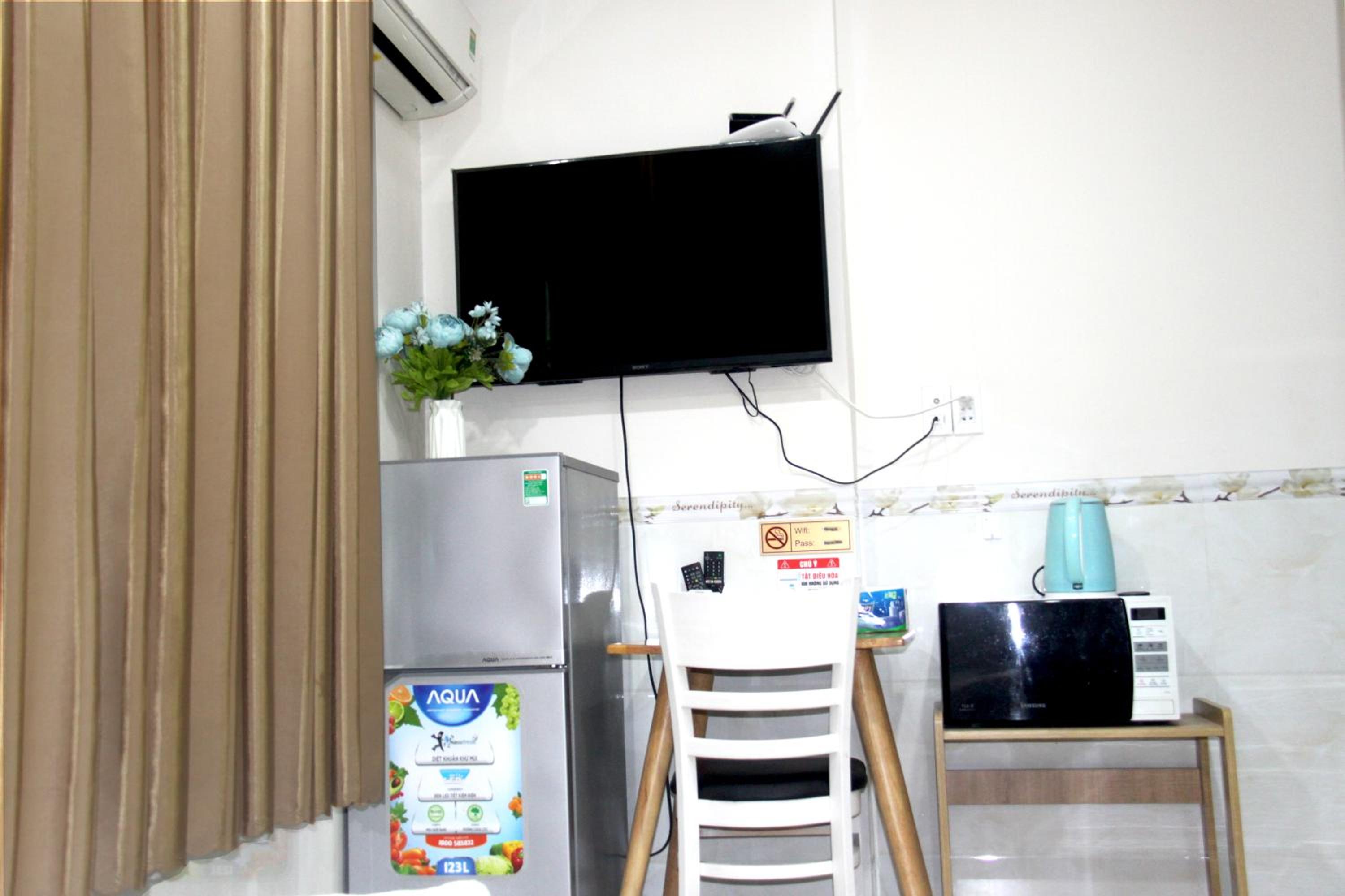 Huyen House